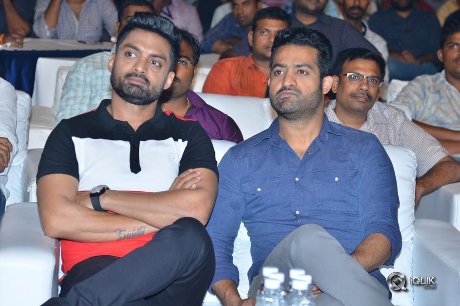 Naa-Nuvve-Pre-Release-Function-Photos